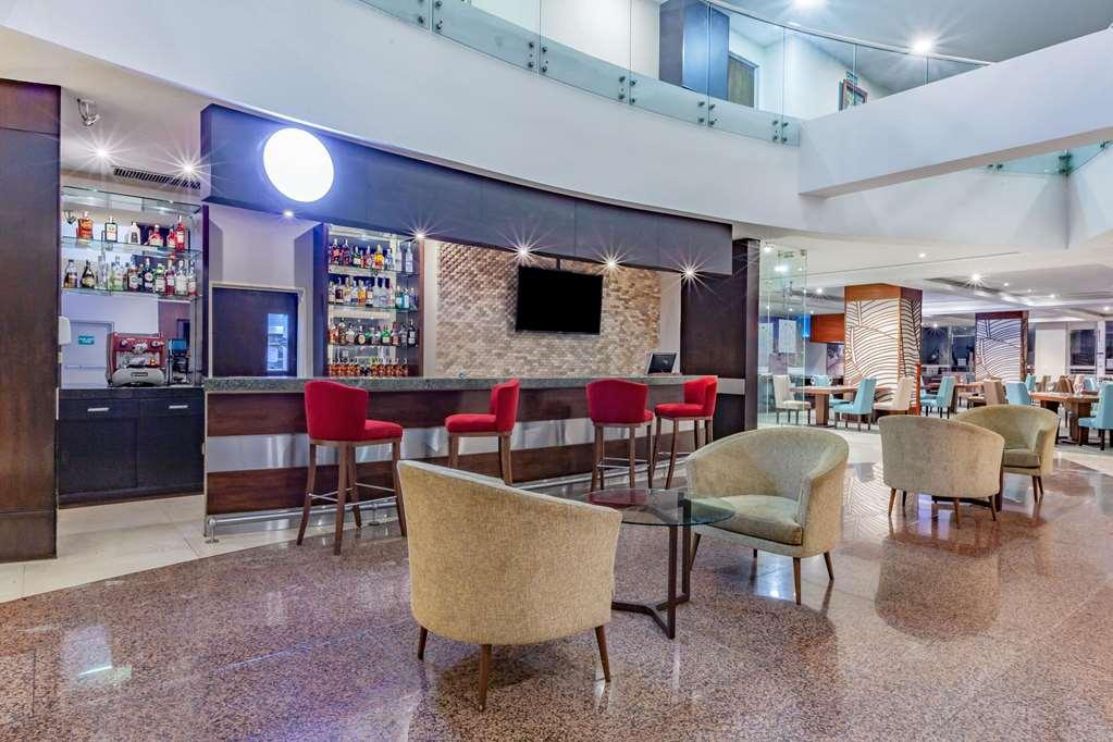 Tryp Guayaquil Hotel Restoran foto